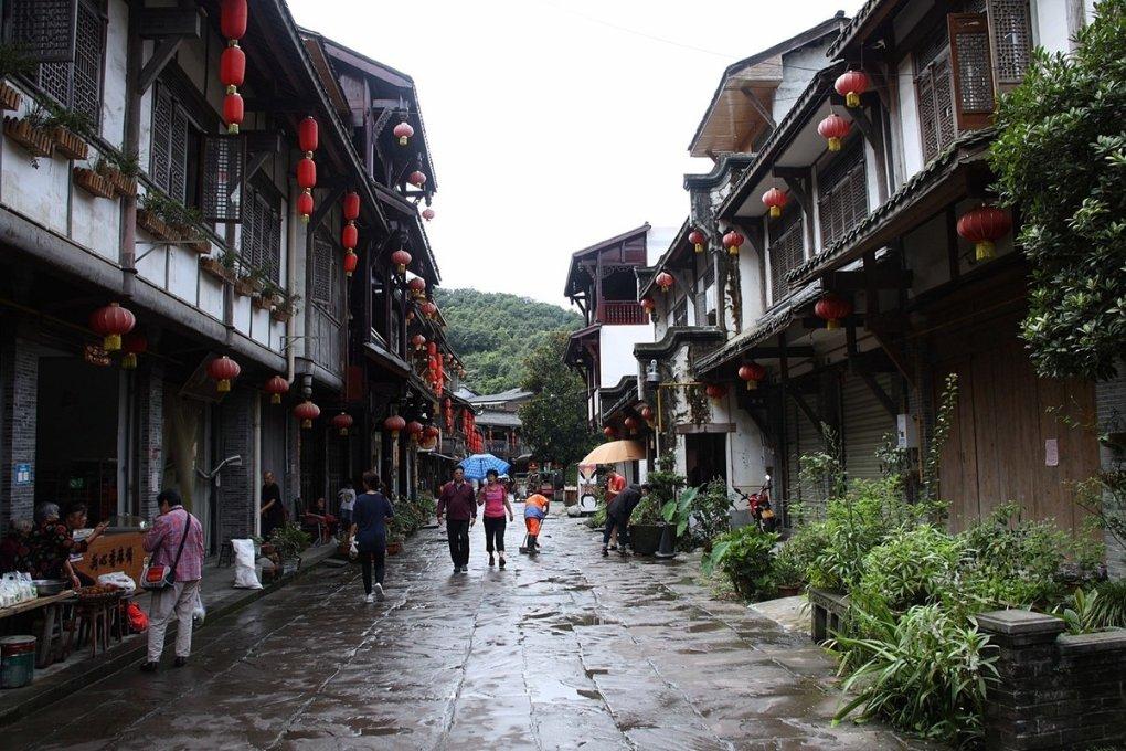 梅西3月再来华，克洛普离奇卸任，神秘定律预示郑钦文法网或夺冠｜体坛显眼包